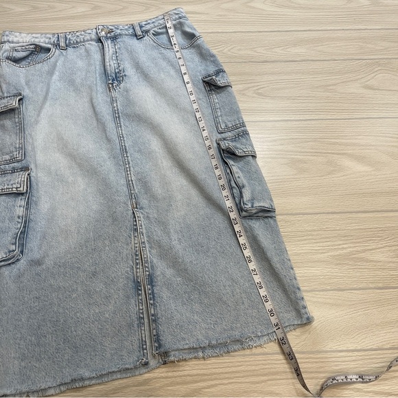 Broadway 38 Denim Light Wash Cargo Midi Front Slit Blue Denim Skirt Size 14 - Picture 8 of 11